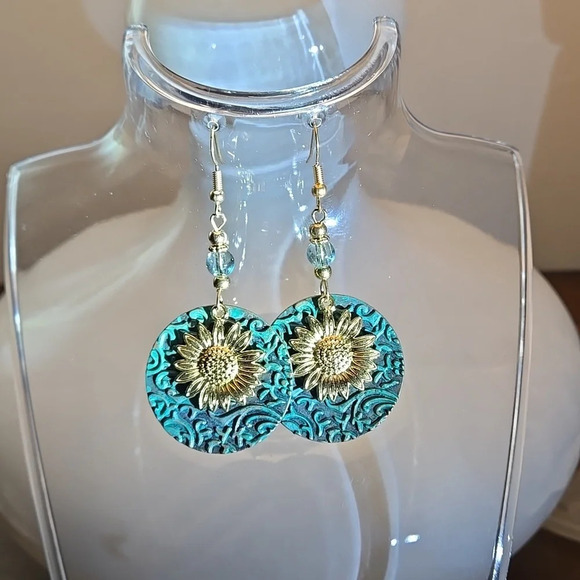 Vintage-inspired Rustic Bohemian Circular Disc Sunflower Earrings - Teal green - Picture 4 of 7